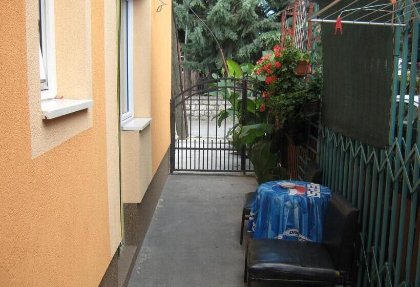 استودیوی استاندارد, Villa Ohrid Anastasia