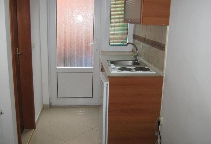 استودیوی استاندارد, Villa Ohrid Anastasia