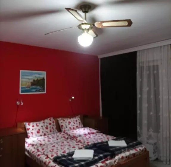 اتاق استاندارد چهارنفره با سرویس بهداشتی مشترک, Villa Ohrid Anastasia