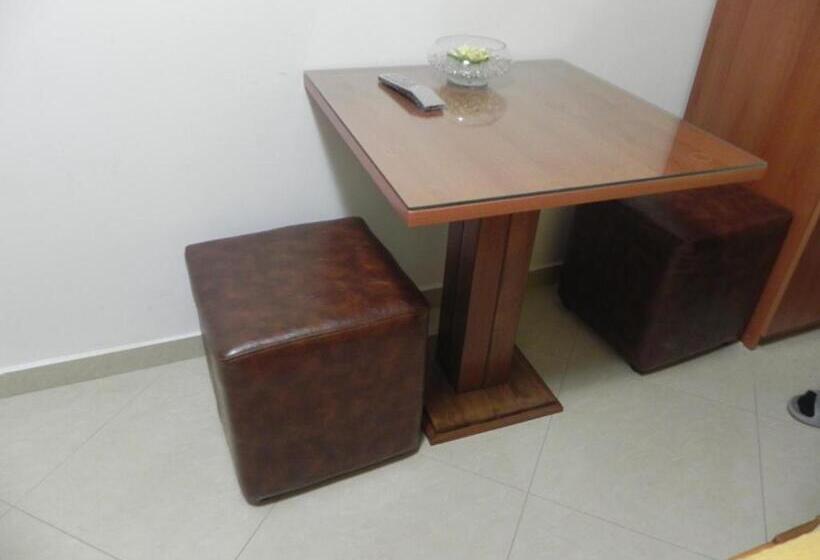 استودیوی استاندارد, Villa Ohrid Anastasia