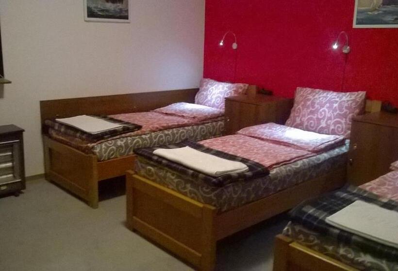 اتاق استاندارد چهارنفره با سرویس بهداشتی مشترک, Villa Ohrid Anastasia