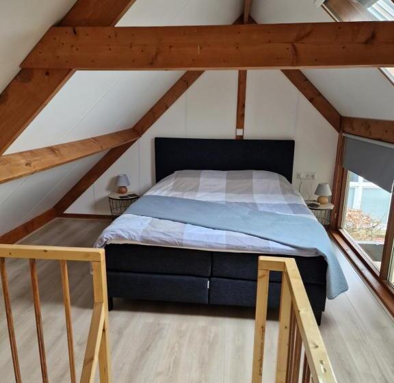 スタンダードルーム, It Mearke