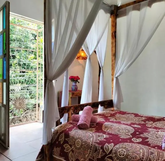 اتاق لوکس با بالکن, Mi Atardecer En Tepoz, Hostal