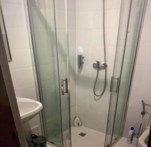 غرفة قياسية, Casa Britonia