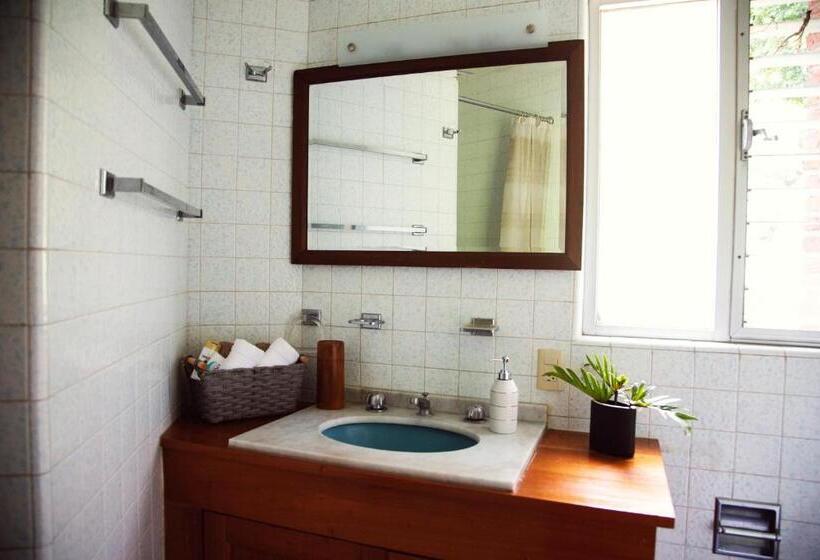 اتاق استاندارد با چشم‌انداز استخر, Casa Jacobina Tepoztlán