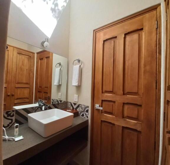 Номер Deluxe, Junvay