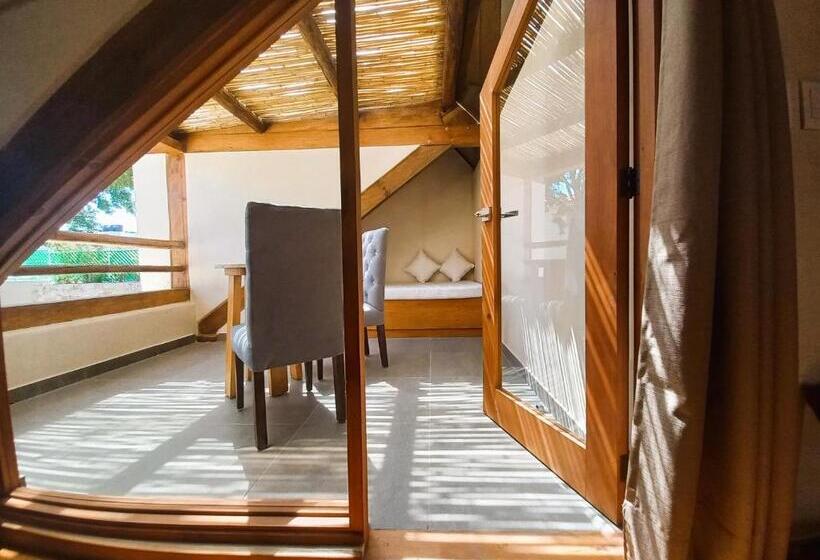 Люкс Повышенной Комфортности, Junvay