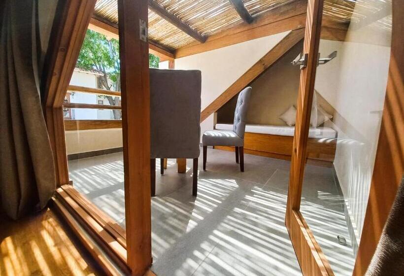 Люкс Повышенной Комфортности, Junvay