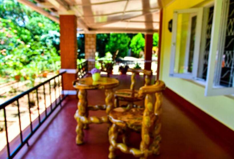 Вилла 3 Спальни, Niraamaya Blue Mountain  Chikmagalur