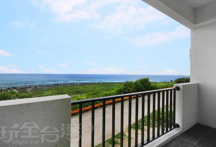 اتاق استاندارد چهار تخته با چشمانداز دریا, Oceanseeker