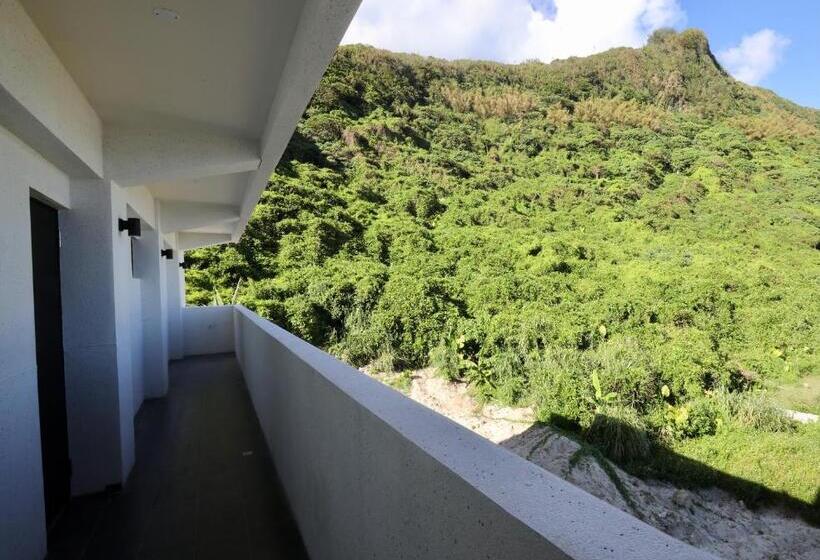 اتاق استاندارد چهار تخته با چشمانداز دریا, Oceanseeker