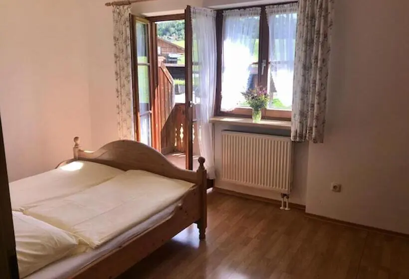 1 Schlafzimmer Apartment mit Balkon, Mayerbauer