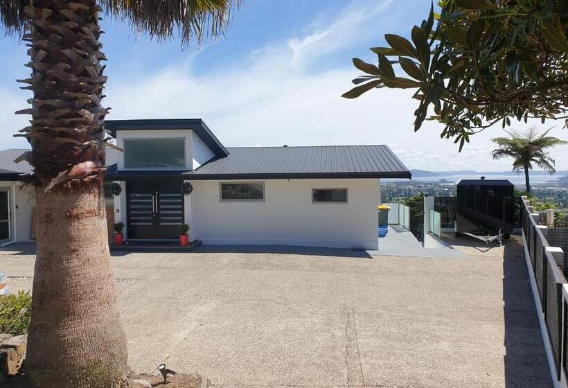 דירת חדר, Serenity Views