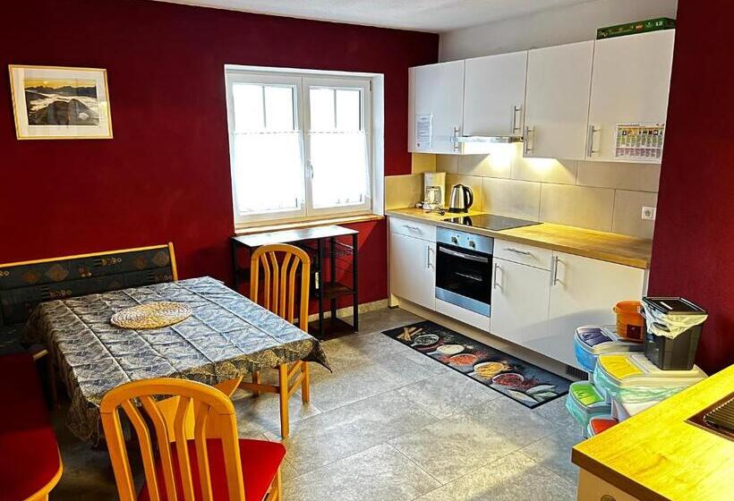 شقة غرفة واحدة, Fankhauser Outdoorsport