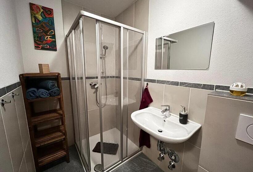 شقة غرفة واحدة, Fankhauser Outdoorsport