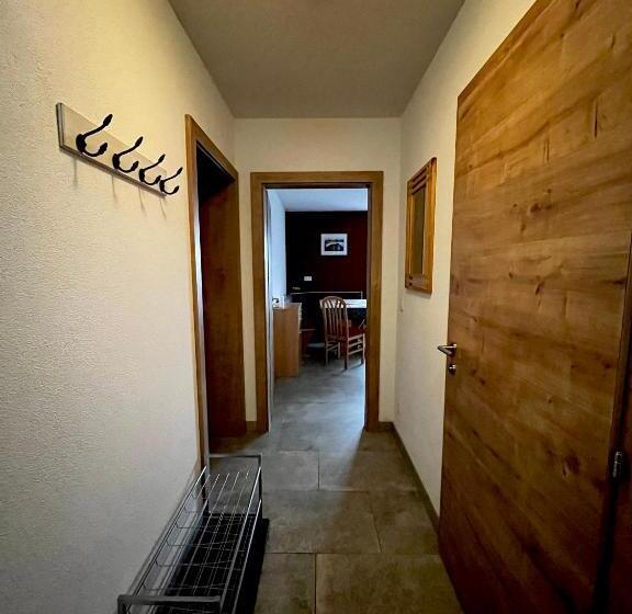 شقة غرفة واحدة, Fankhauser Outdoorsport