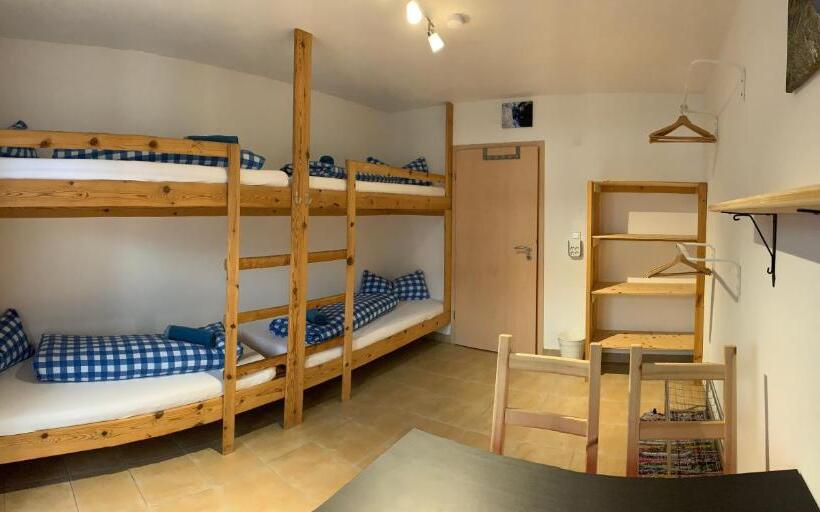 غرفة قياسية رباعية حمام مشترك, Fankhauser Outdoorsport