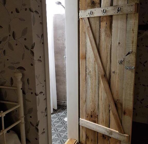 اتاق استاندارد سه نفره, Nygården B&b Hälsingegård