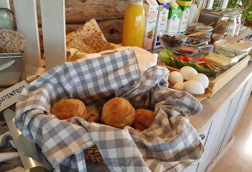 اتاق استاندارد سه نفره, Nygården B&b Hälsingegård