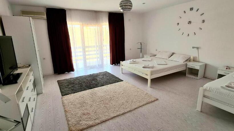 اتاق استاندارد سه نفره, Casa Mio