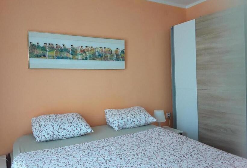 １階の１ベッドルームアパートメント, Apartment Biro Kestenovi