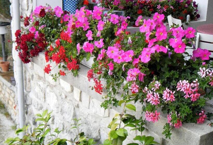 １階の１ベッドルームアパートメント, Apartment Biro Kestenovi