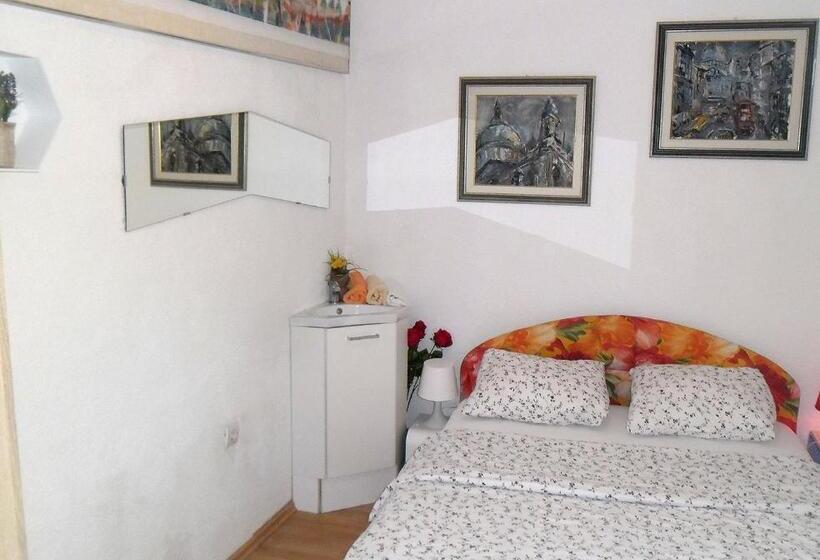 ２ベッドルームアパートメント, Apartment Biro Kestenovi