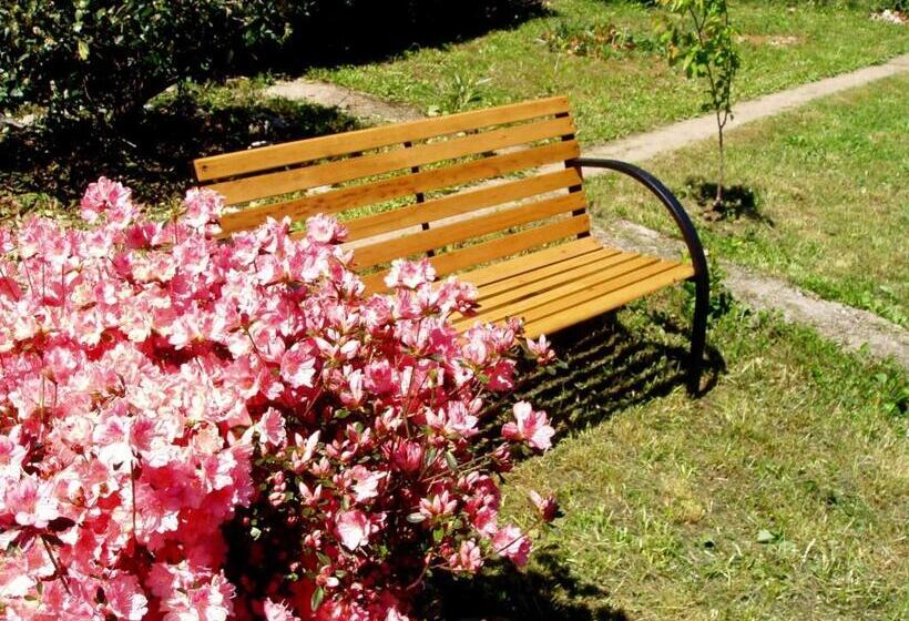 バルコニー付き１ベッドルームアパートメント, Apartment Biro Kestenovi