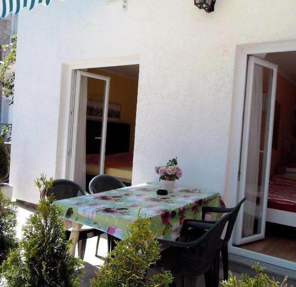 １階の１ベッドルームアパートメント, Apartment Biro Kestenovi