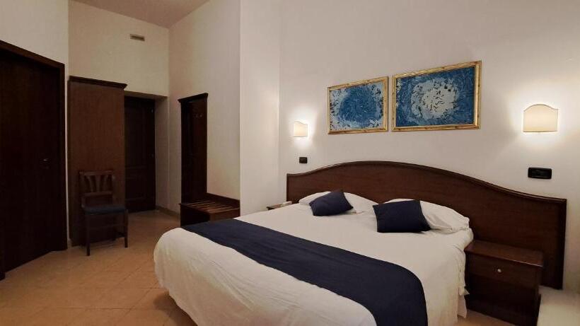 Chambre Triple Standard, Bonazzi