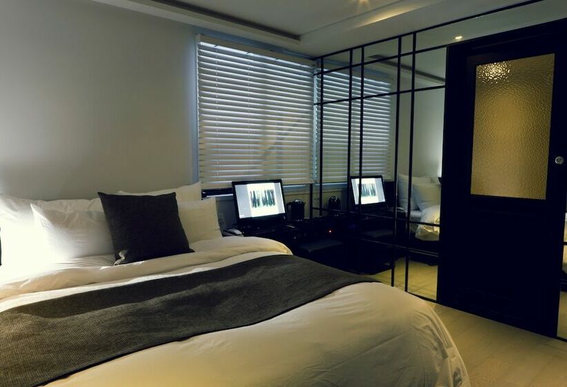 اتاق استاندارد, Busan Amare