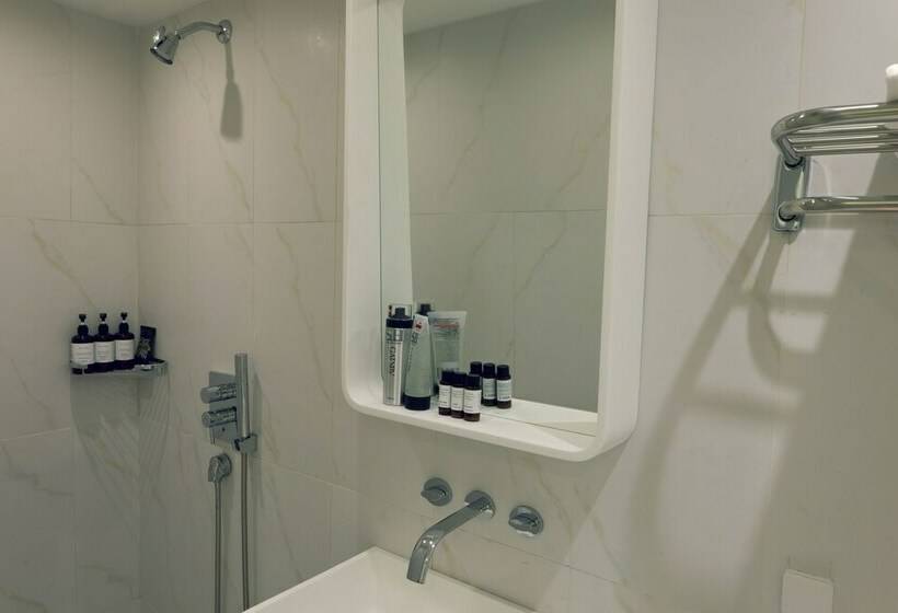 اتاق استاندارد, Busan Amare