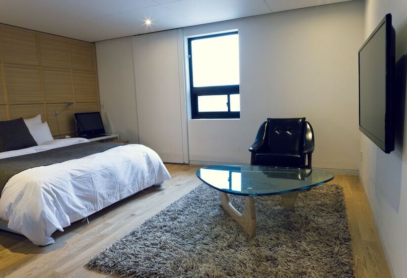 سوییت, Busan Amare