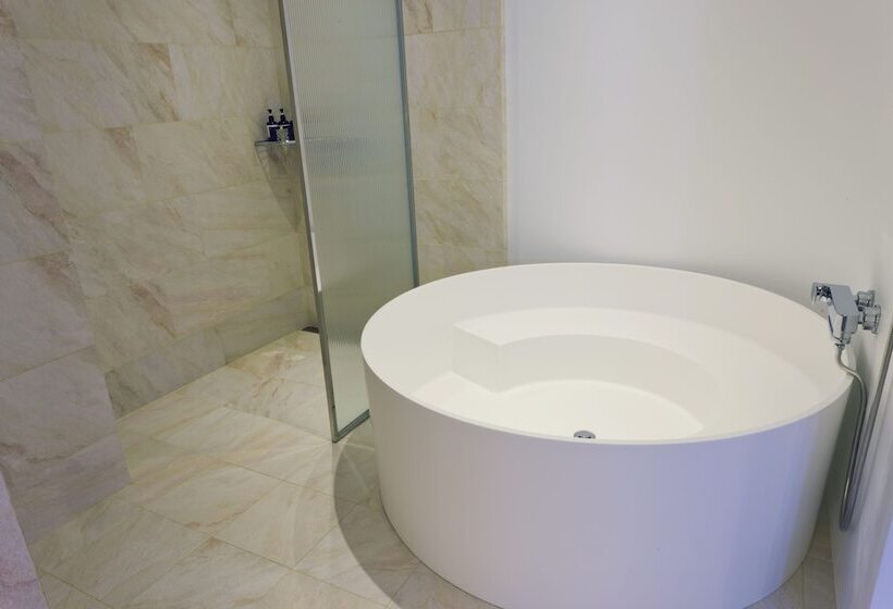 سوییت, Busan Amare