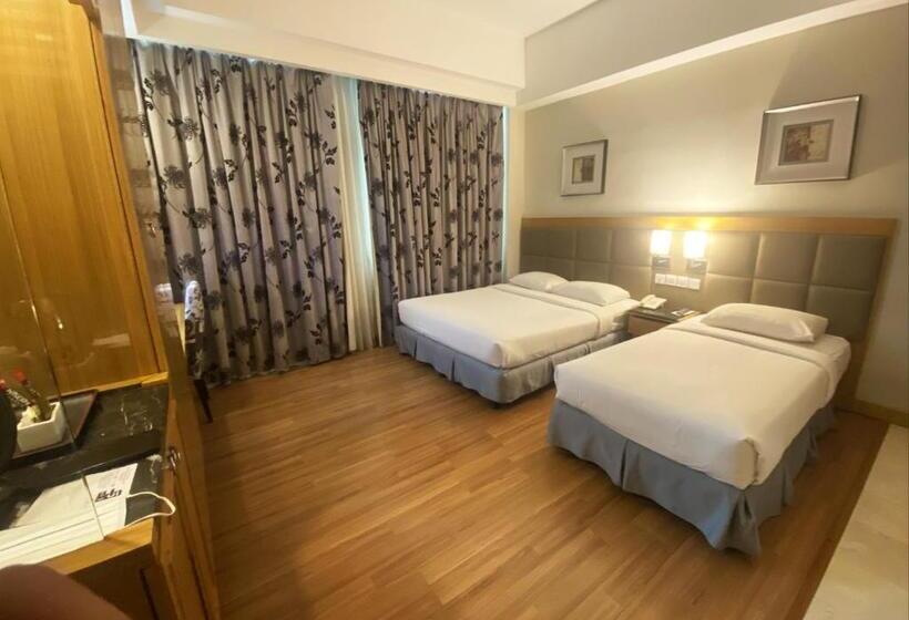 غرفة عائلية, Crown Garden