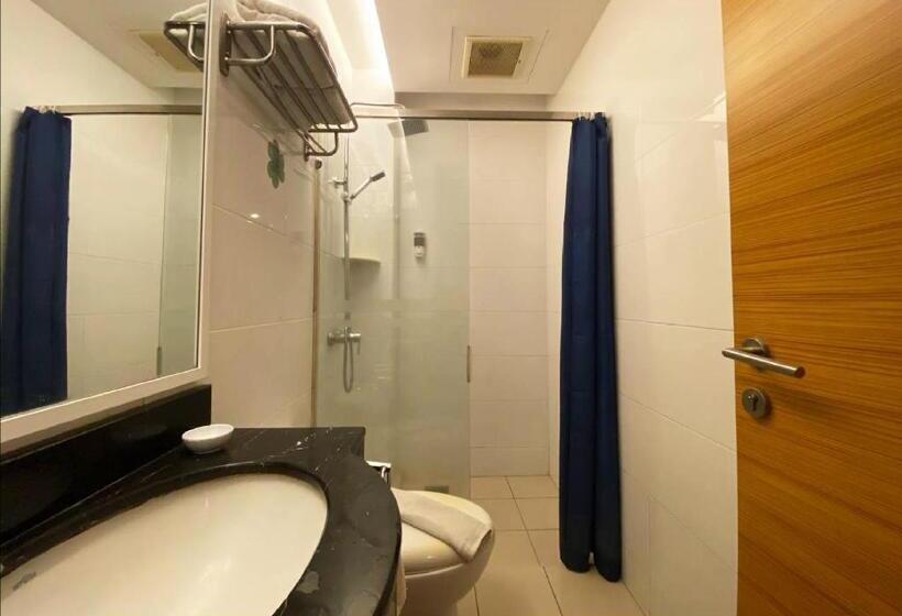 غرفة عائلية, Crown Garden