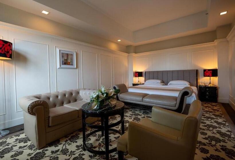 جناح إدارى, Crown Garden