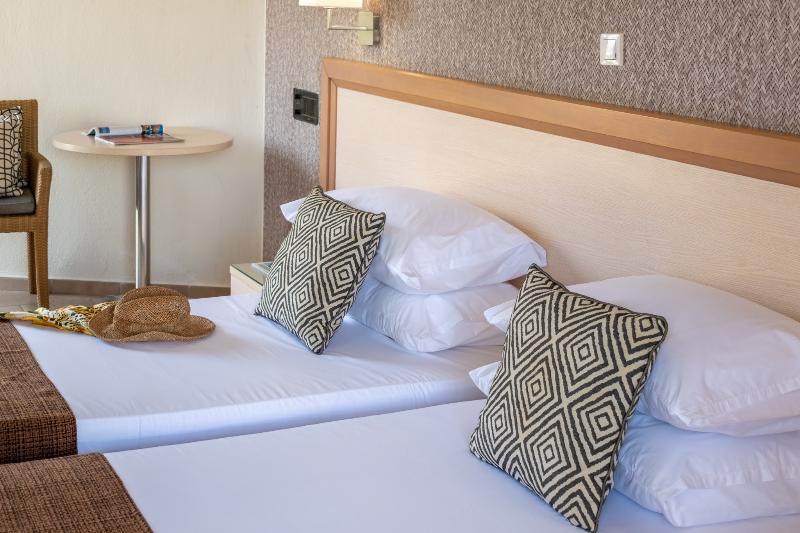 园景高级三人间, Dedalos