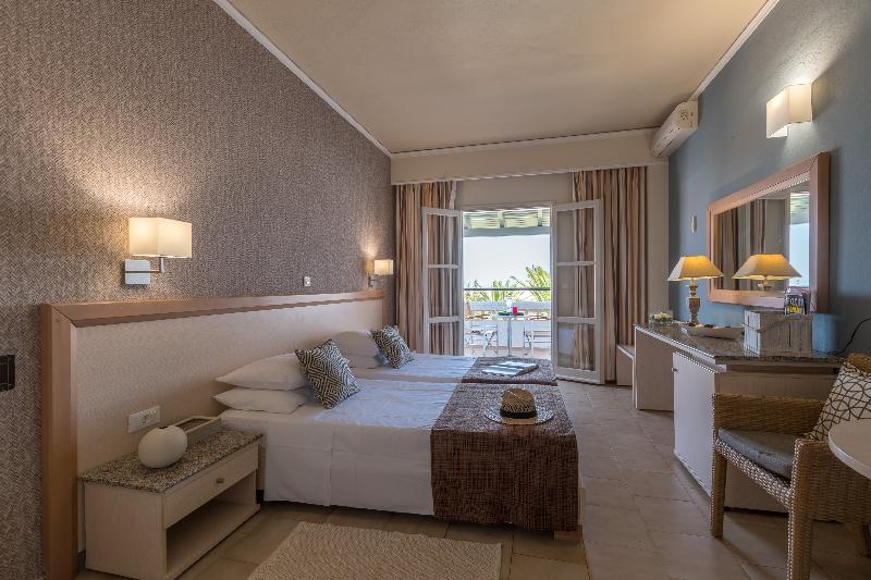 חדר סופריור לשלושה עם נוף לגינה, Dedalos