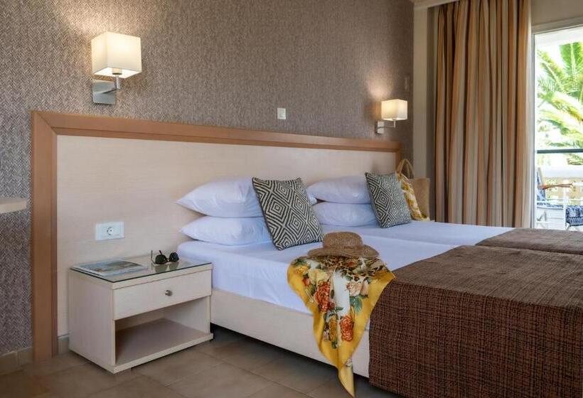 חדר סופריור לשלושה עם נוף לגינה, Dedalos