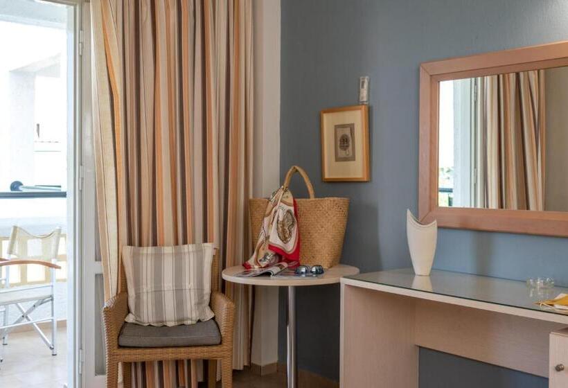 정원 전망 3인용 수피리어 룸, Dedalos