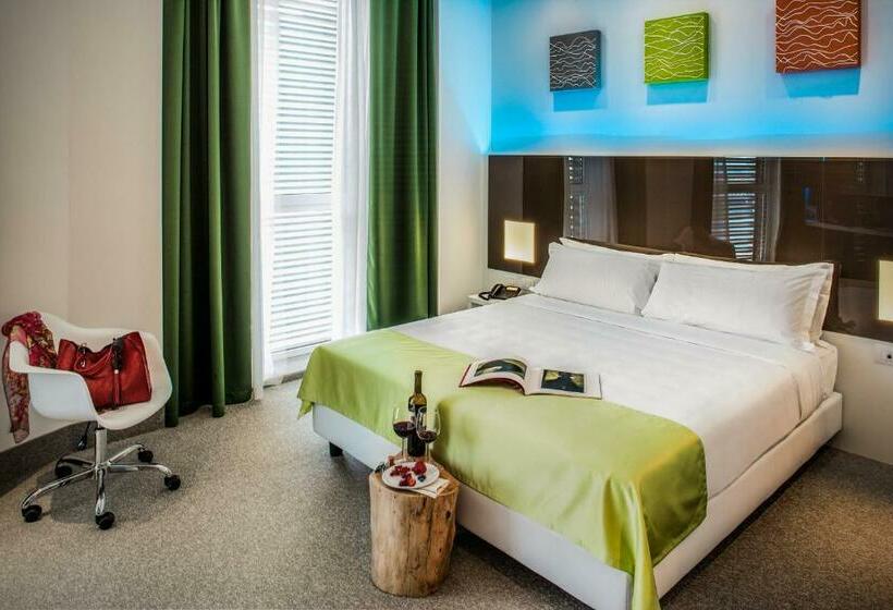 标准间, Degli Arcimboldi