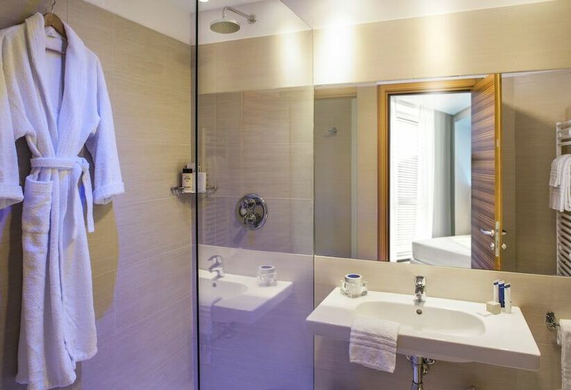 标准间, Degli Arcimboldi