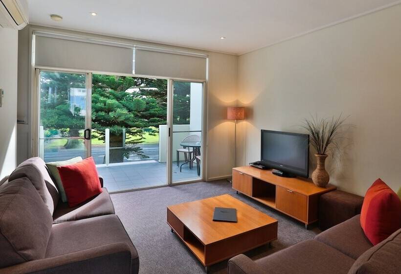 דירת שני חדרים, Lady Bay Resort