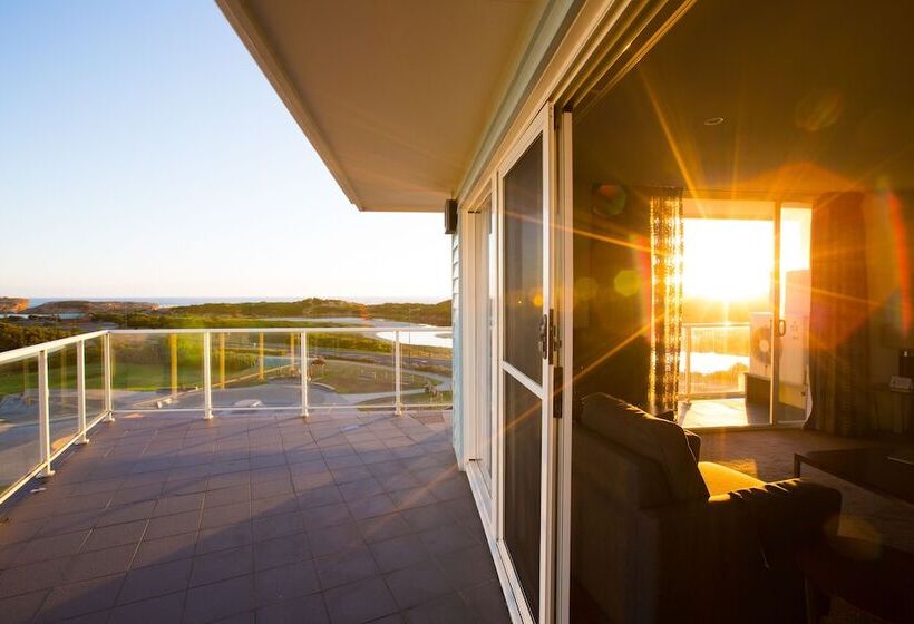 דירת דלוקס  חדרי שינה עם נוף לים, Lady Bay Resort