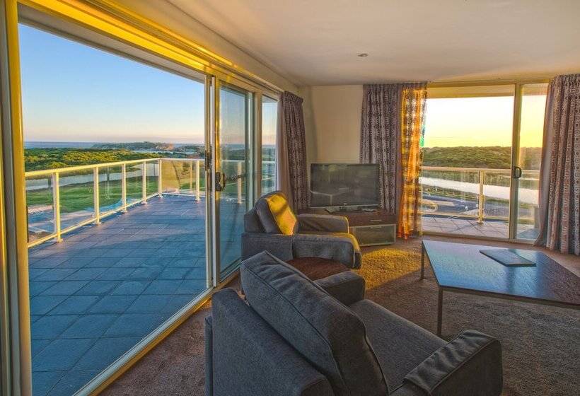 דירת דלוקס  חדרי שינה עם נוף לים, Lady Bay Resort