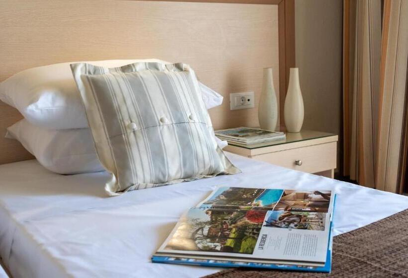 高级园景房, Dedalos