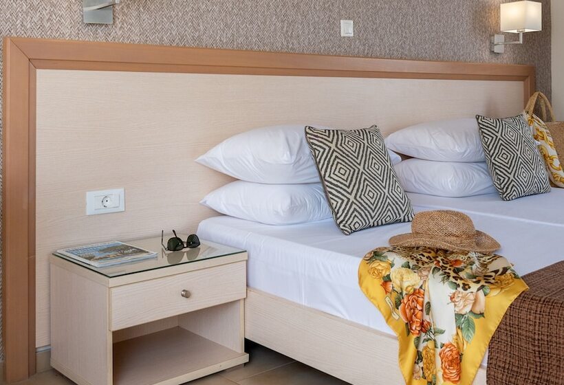 园景高级三人间, Dedalos