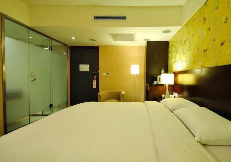 اتاق سوپریور, Mingle At The Eden