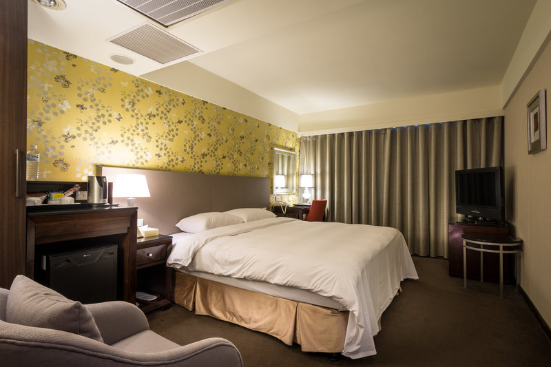 اتاق سوپریور, Mingle At The Eden